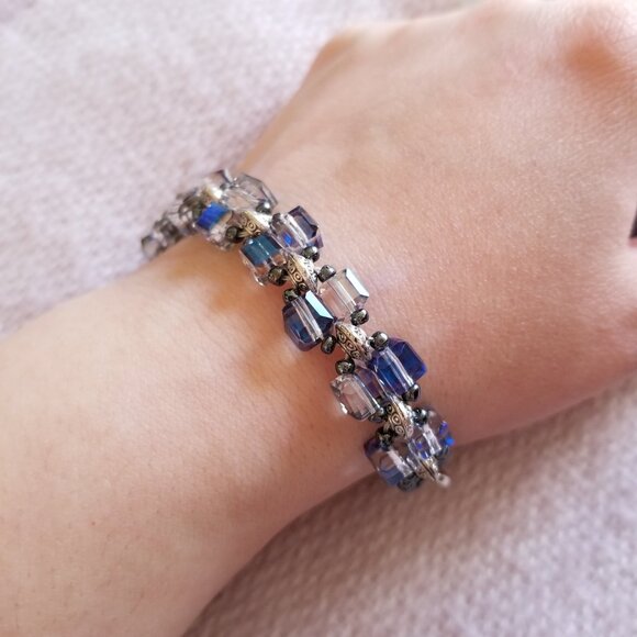 New handmade woven crystal bracelet with iridescent crystal cube beads - Picture 8 of 11